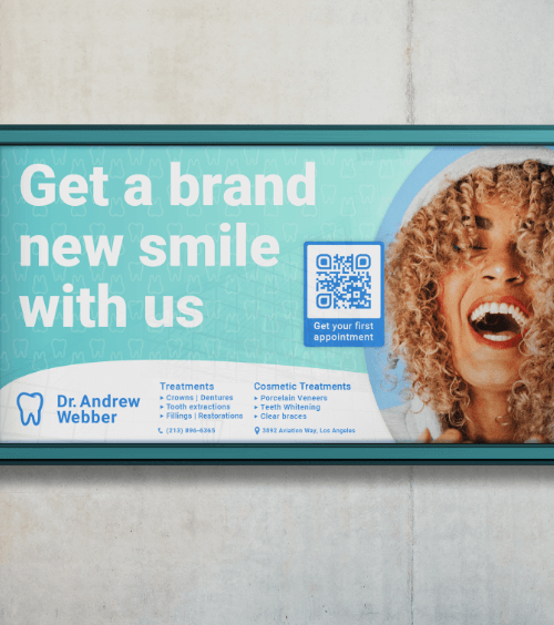 Plakat für Dr. Andrew Webbers Zahnklinik an der Fassade eines Gebäudes mit einem QR Code mit personalisiertem Frame