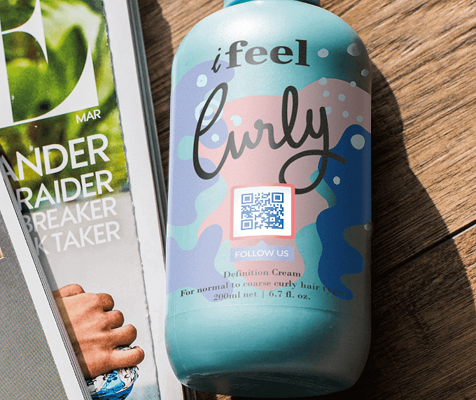 Verpackung eines Pflegeproduktes mit einem QR Code, der alle Social-Media-Profile auf einer Seite präsentiert.