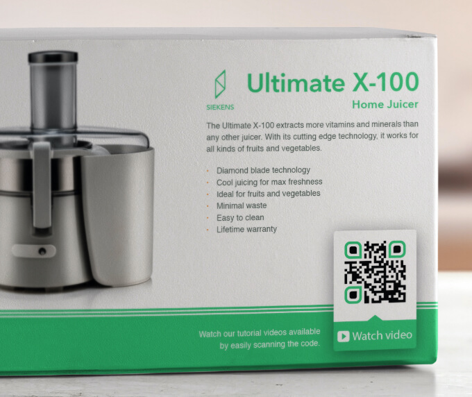Verpackung eines Elektronikprodukts mit einem QR Code, der Video-Tutorials und -Anleitungen verlinkt.