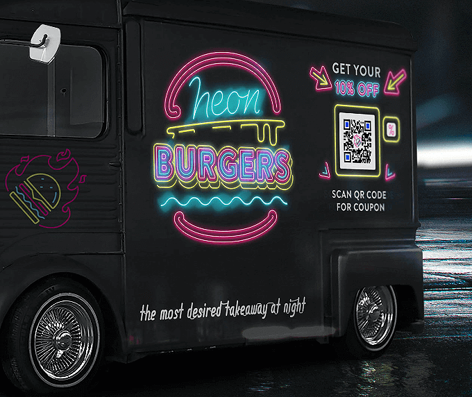 Foodtruck mit einem QR Code, der beim Scannen einen Rabatt-Coupon verlinkt.