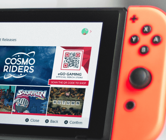 QR Code auf einer Videospielkonsole zum Promoten eines Online-Shops.