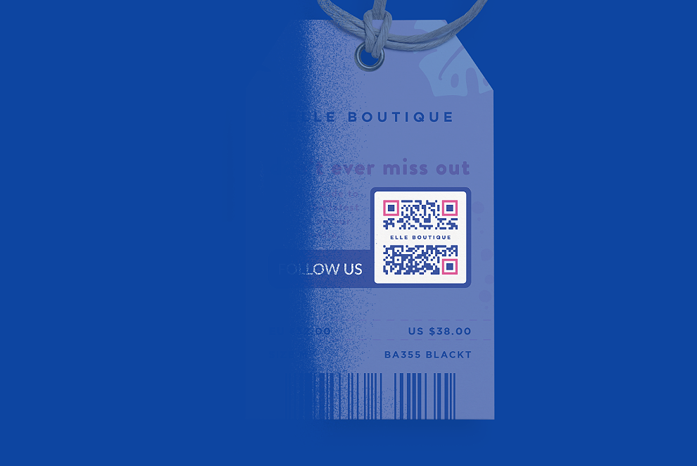 QR-Code-Idee auf einem Kleidungsanhänger zum Anzeigen aller Social-Media-Profile eines Einzelhändlers